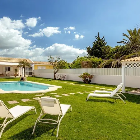 Charming Countryside With Pool Near Horses Nyaraló